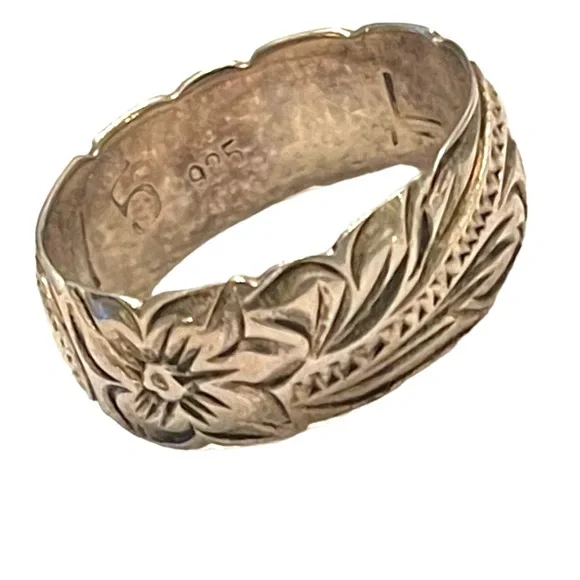 Vintage 1970s Sterling silver 925 flower etched handmade Southwestern band ring - Picture 5 of 7